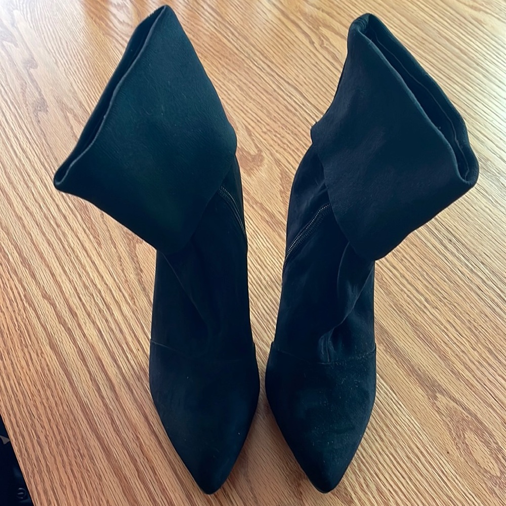 Black High heeled cuffed ankle bootie